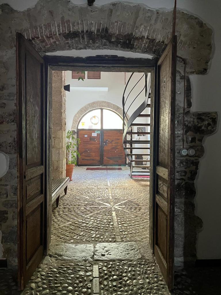Domus Vela Bed & Breakfast Fornelli Bagian luar foto